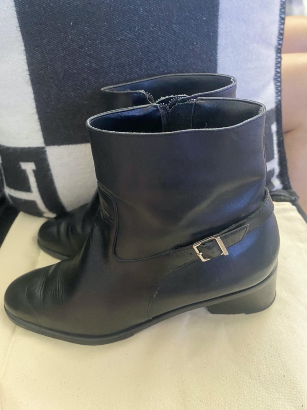 Ralph Lauren Womans Black Leather Ankle Boot SZ 8B/Brazil